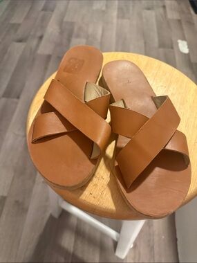 Women's Cross-Strap Slide Sandals in Tan Leather